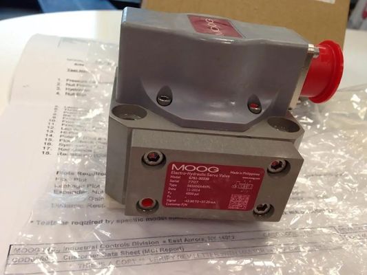 Original German MOOG Servo Valve with 7 bar Pilot Pressure 16 kg Weight and 0.1 kW Power for Electro-Hydraulic Control