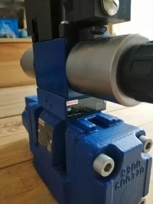 4WRZ32E520-70/6EG24N9ETK4/M
4WRZ32E520-70/6EG24N9EK4/D3M
4WRZ32E520-70/6EG24N9EK4/M German proportional electro-hydraulic directional valve manufactured by Rexroth hydraulic proportional valve