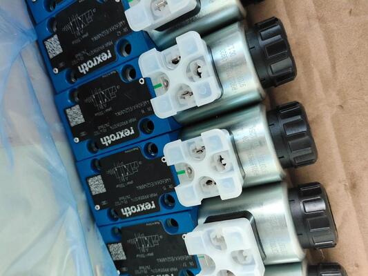 R901008688 4WE6D6X/EG220N9K4/V German Rexroth electromagnetic hydraulic directional valve