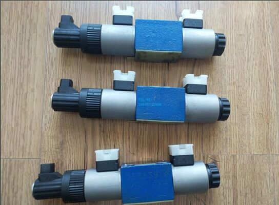 R900913443 4WRA6W15-2X/G24N9K4/V Rexroth hydraulic valve proportional valve