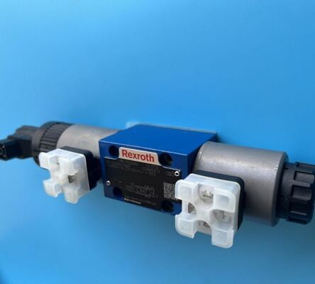 R901496443 4WREE6E16-3X/V/24F1 Hydraulic valve Rexroth proportional valve