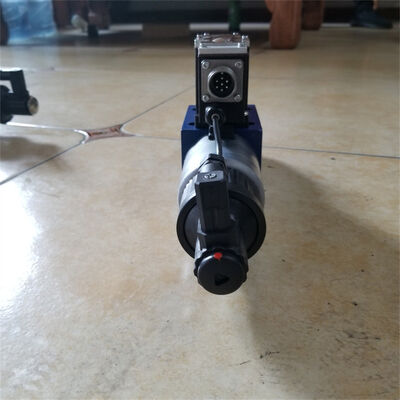 R900965185 4WREE10W1-50-2X/G24K31/F1V German hydraulic valve Rexroth proportional valve