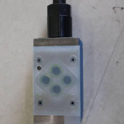 R900517813  Z2FS10A5-3X/SV Rexroth Germany one-way throttle valve

