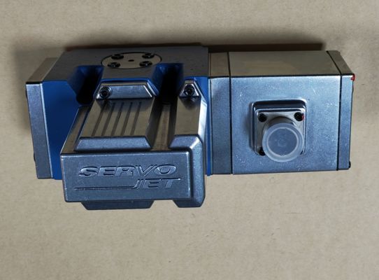 Moog Servo Valve with Radial Shaft Seal Mechanically Driven Pump and Cast Iron Material for Electro-Hydraulic Proportional Control