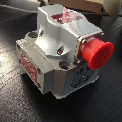 Moog Servo Valve Electro-Hydraulic with 1500-2700 rpm Speed Range Pressure Compensator and 28-140 cm3/rev Displacement