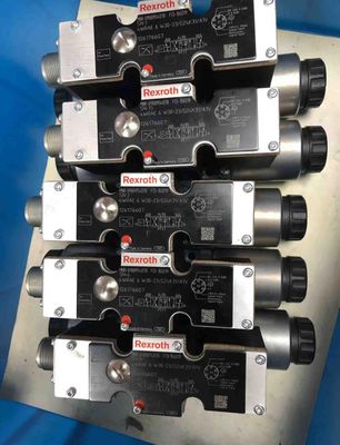 4WREE10E1-25-2X/G24K31/A1V
4WREE10E1-50-2X/G24K31/A1V
4WREE10EA75-2X/G24K31/A1V Electromagnetic valve directional hydraulic ratio, original from Rexroth, Germany