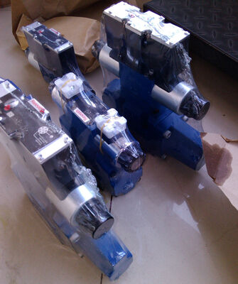 4WRZ16W6-150-7X/6EG24N9K4/M
4WRZ16W6-125-7X/6EG24N9EK4/M
4WRZ16W6-125-7X/6EG24N9K4/D3M German made Rexroth imported hydraulic proportional electro-hydraulic directional valve