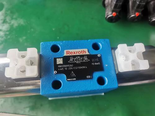R901339383 4WE10D5X/EG220N9K4/M Electromagnetic directional valve, Rexroth hydraulic valve