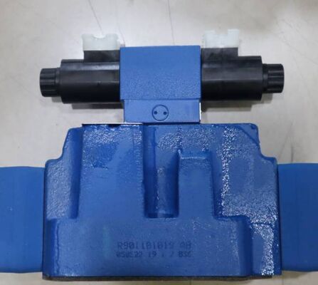 R900932940 H-4WEH25J6X/6EG24N9ETK4/B10D3 Hydraulic valve original electro-hydraulic directional valve Rexroth