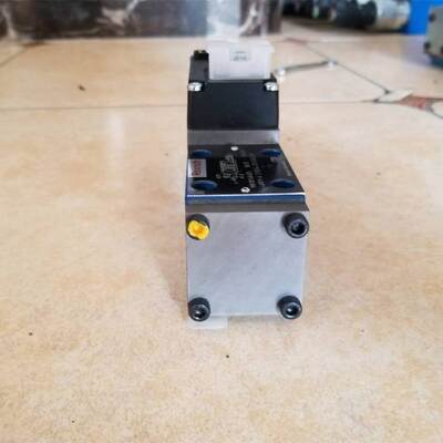 R901382350 4WRPEH6C3B40L-3X/M/24F1 Proportional hydraulic solenoid directional valve from Rexroth, Germany