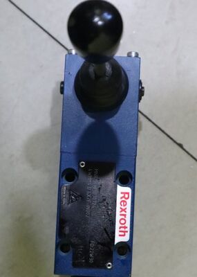 R983030766  4WMM10E3X/F Manual directional valve made in Germany by Rexroth
